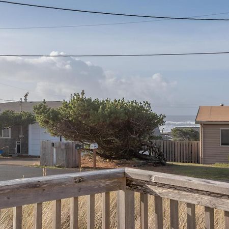 Starboard Cottage Waldport Esterno foto
